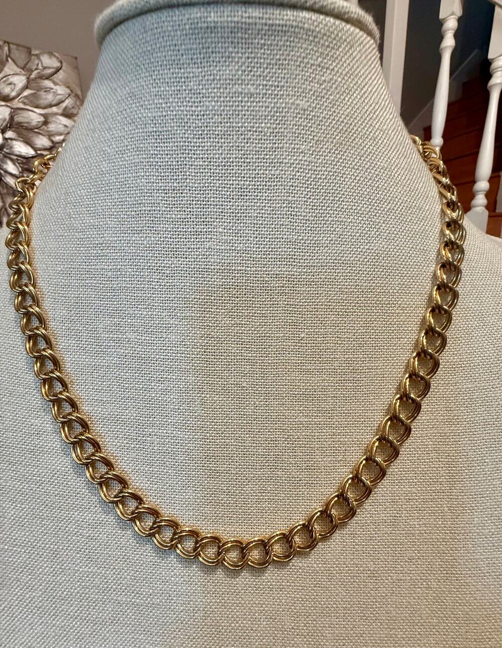 Vintage givency Gold Tone necklace 18”